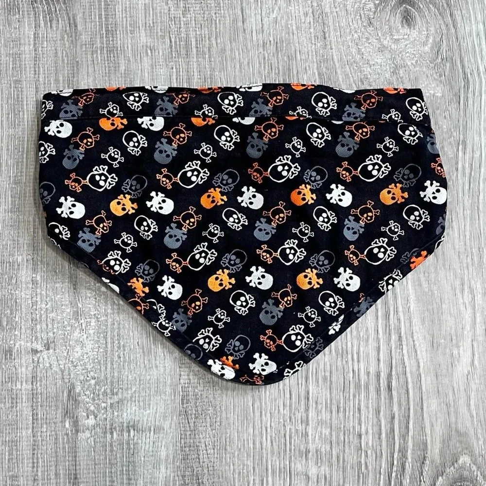 Petco Medium Large Black Orange White Skulls Halloween Dog Scarf Bandana